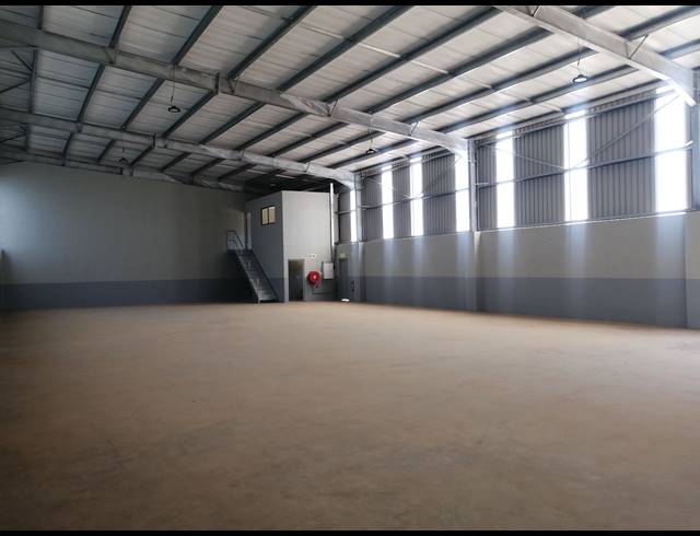 450M² FACTORY TO LET IN WATERFALL